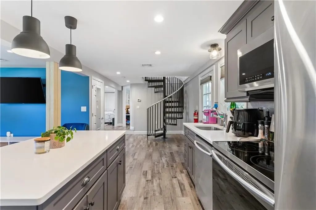 4 James Street Middletown RI 02842