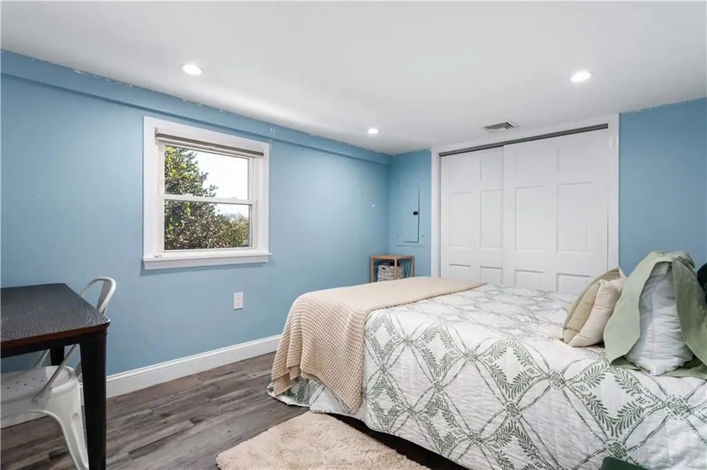 4 James Street Middletown RI 02842