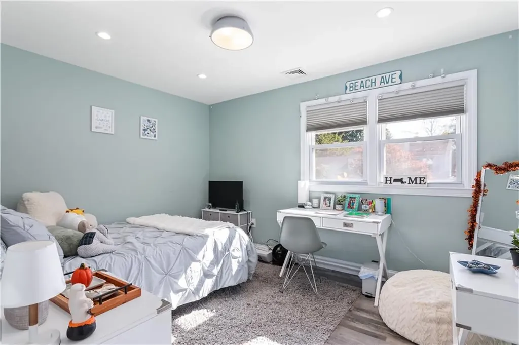 4 James Street Middletown RI 02842