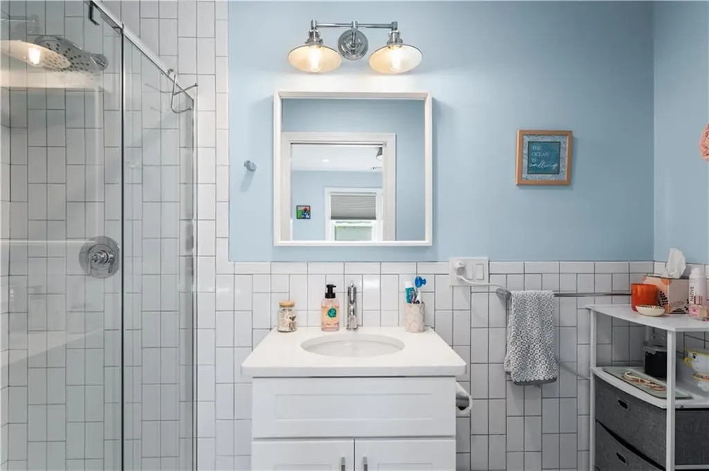 4 James Street Middletown RI 02842