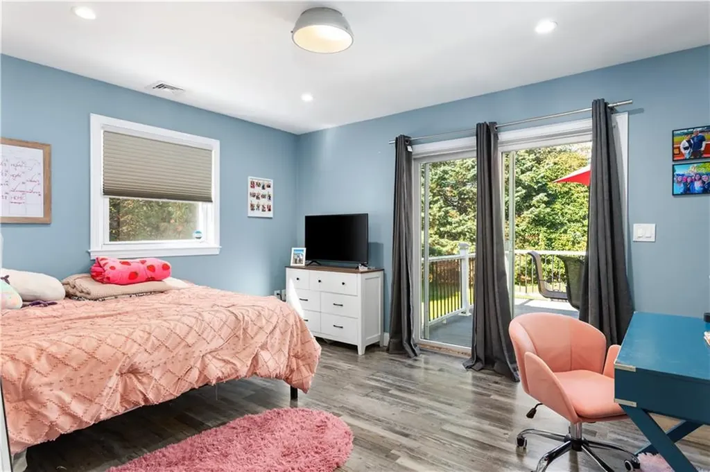 4 James Street Middletown RI 02842