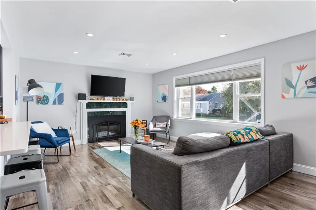 4 James Street Middletown RI 02842