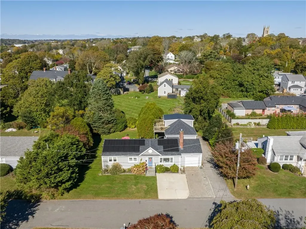 4 James Street Middletown RI 02842