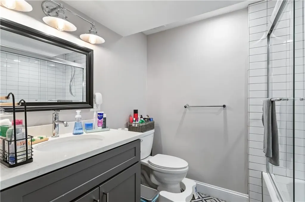 4 James Street Middletown RI 02842