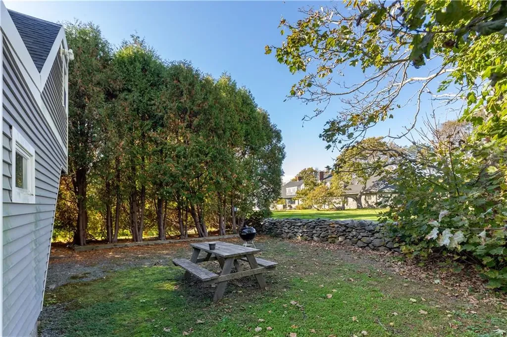 4 James Street Middletown RI 02842