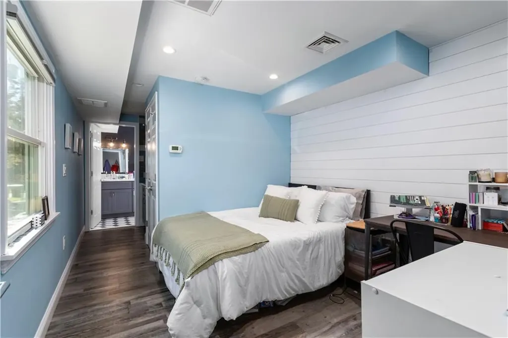 4 James Street Middletown RI 02842