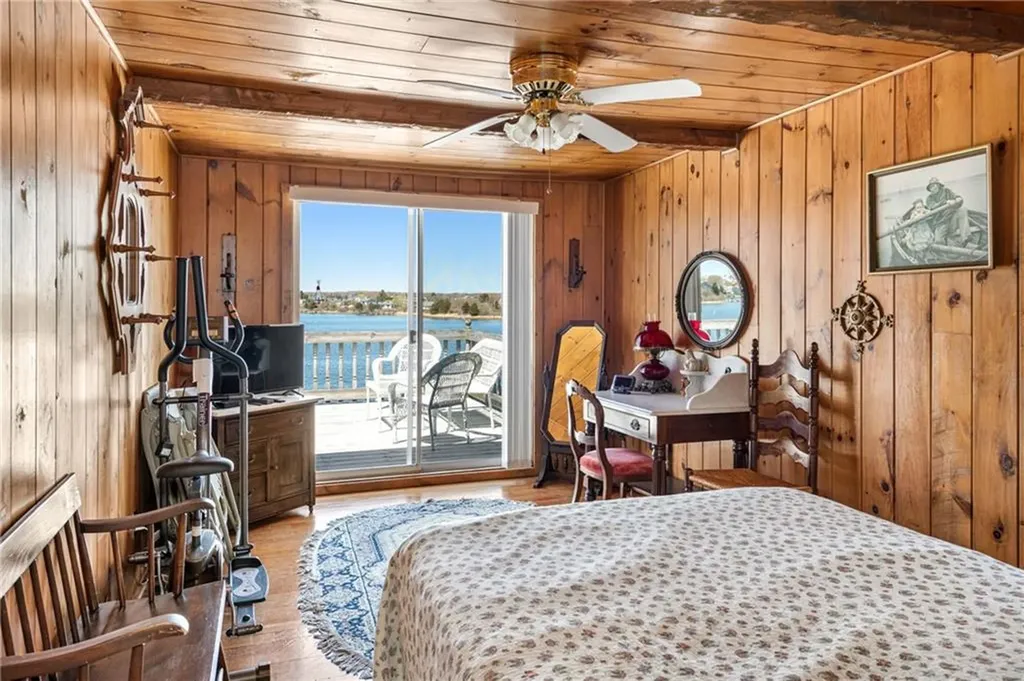 31 East Pond Road Narragansett RI 02882
