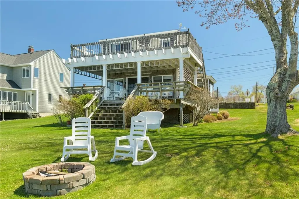 31 East Pond Road Narragansett RI 02882
