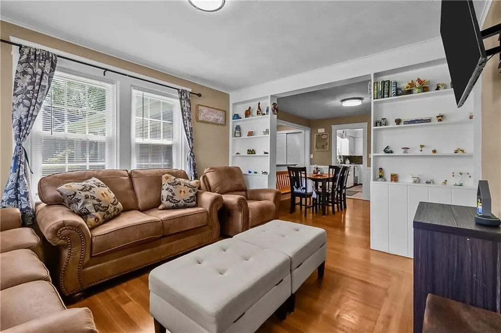 11 Crossland Road West Warwick RI 02893