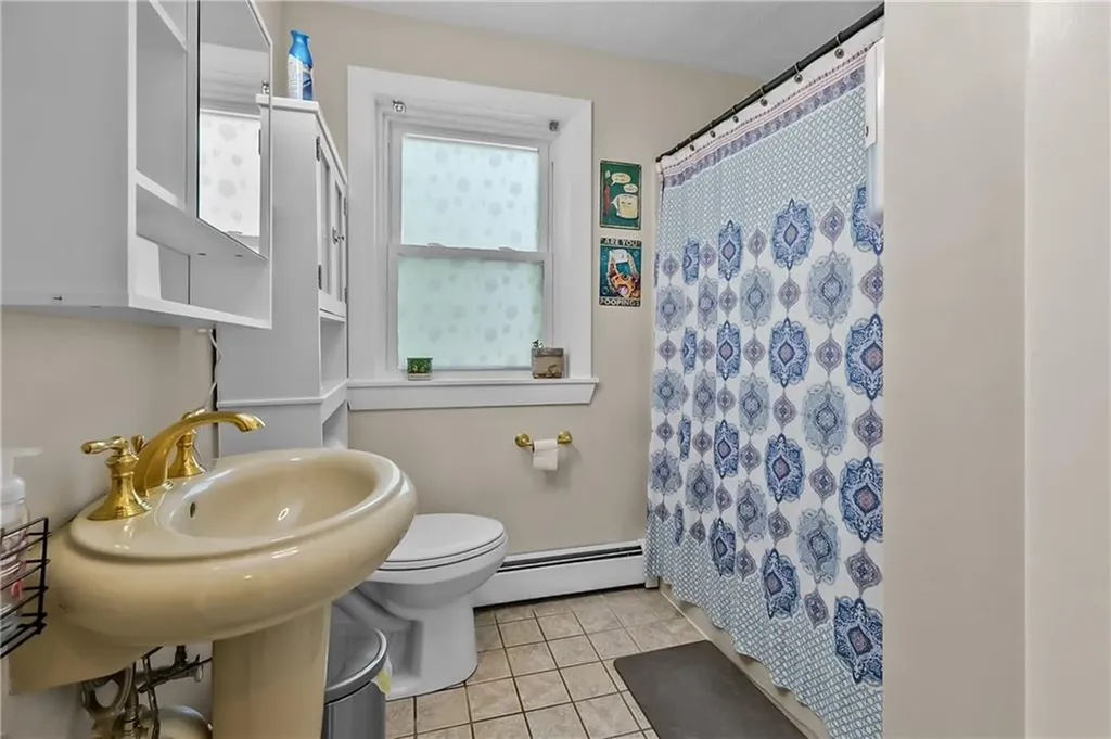 11 Crossland Road West Warwick RI 02893