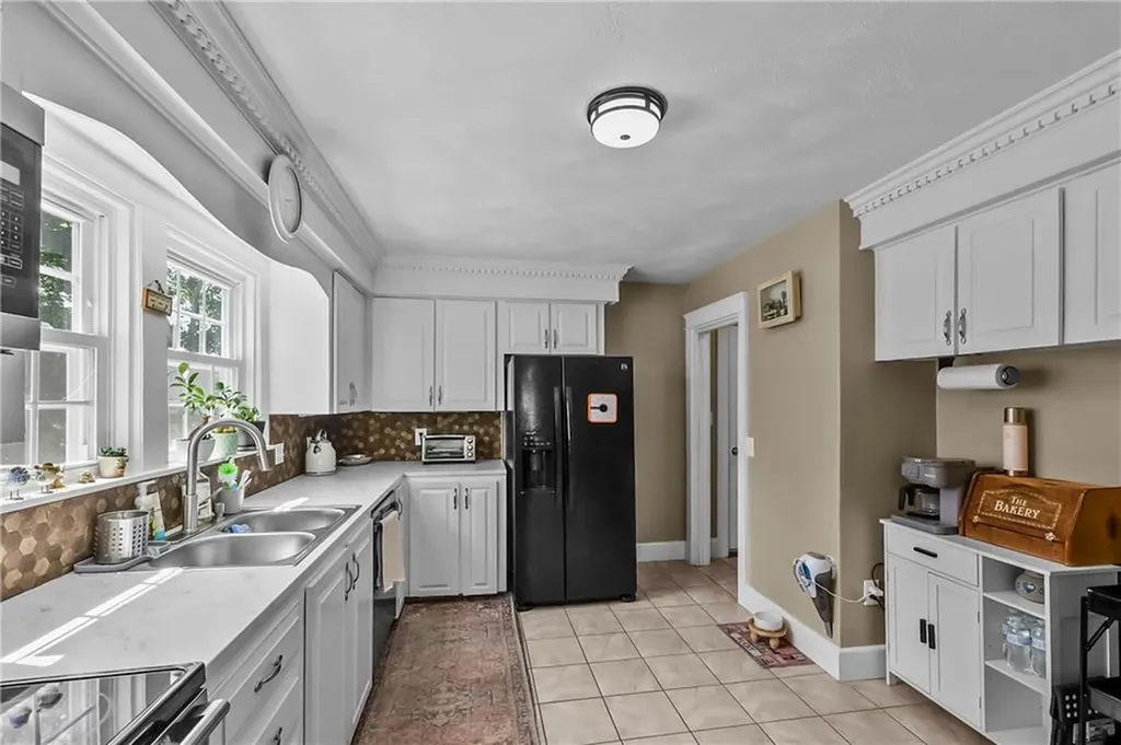 11 Crossland Road West Warwick RI 02893