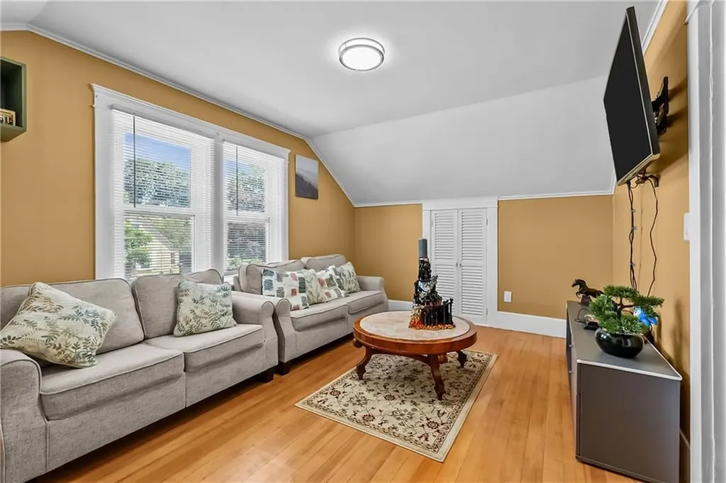 11 Crossland Road West Warwick RI 02893