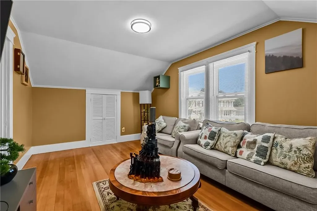 11 Crossland Road West Warwick RI 02893