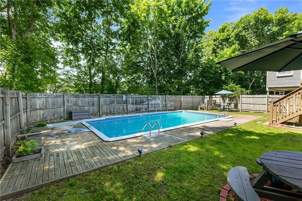 11 Crossland Road West Warwick RI 02893