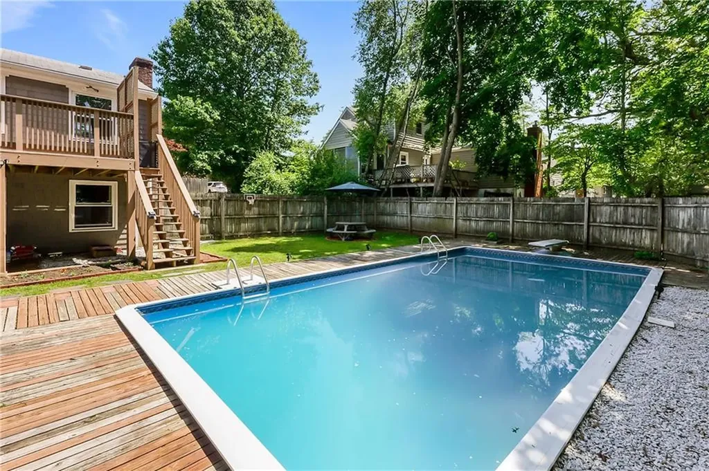 11 Crossland Road West Warwick RI 02893