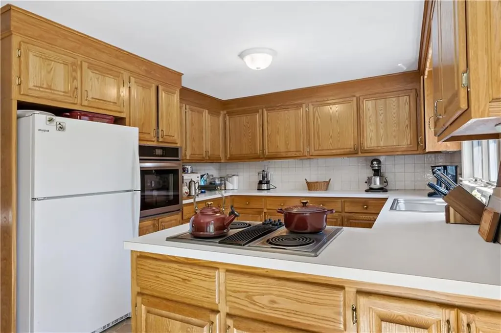 42 Homeland Avenue Narragansett RI 02882