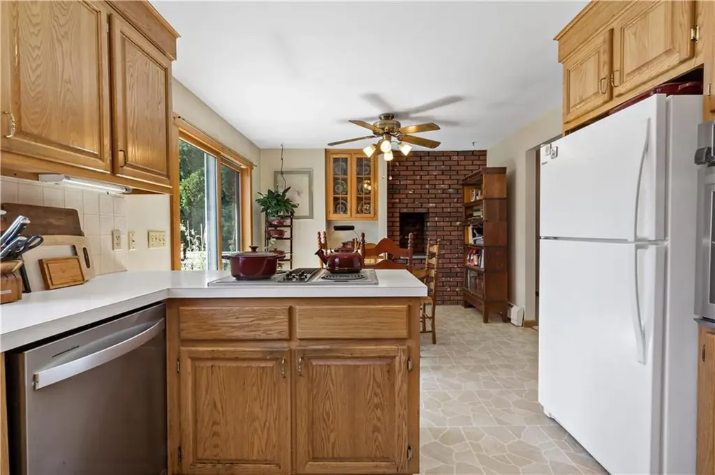 42 Homeland Avenue Narragansett RI 02882