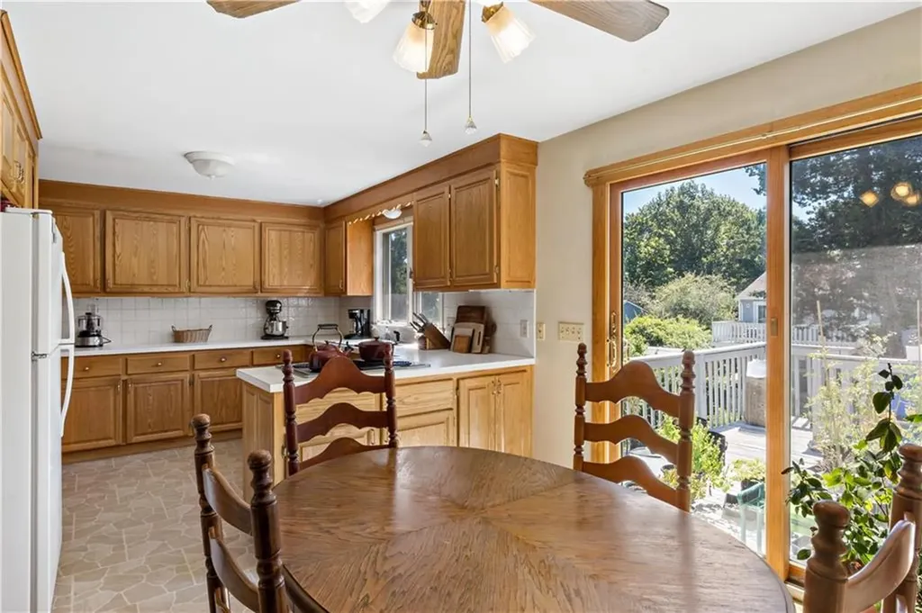 42 Homeland Avenue Narragansett RI 02882