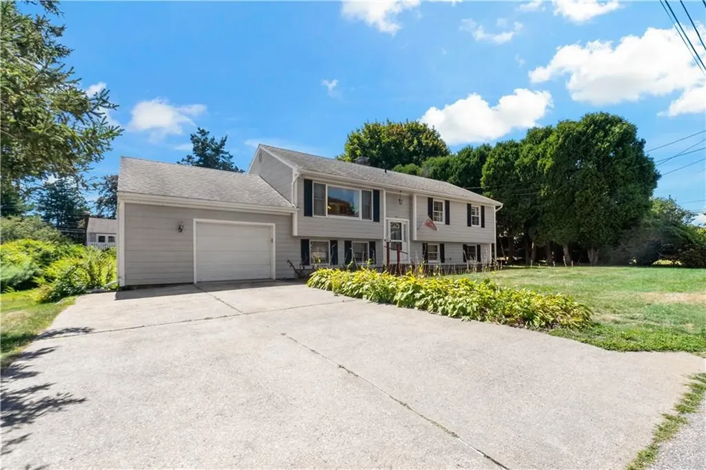 42 Homeland Avenue Narragansett RI 02882