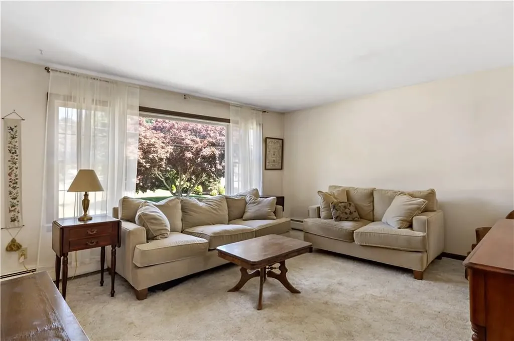 42 Homeland Avenue Narragansett RI 02882