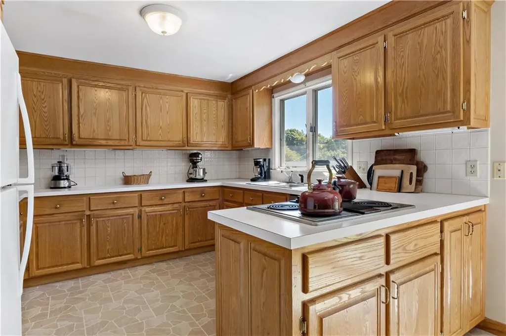 42 Homeland Avenue Narragansett RI 02882