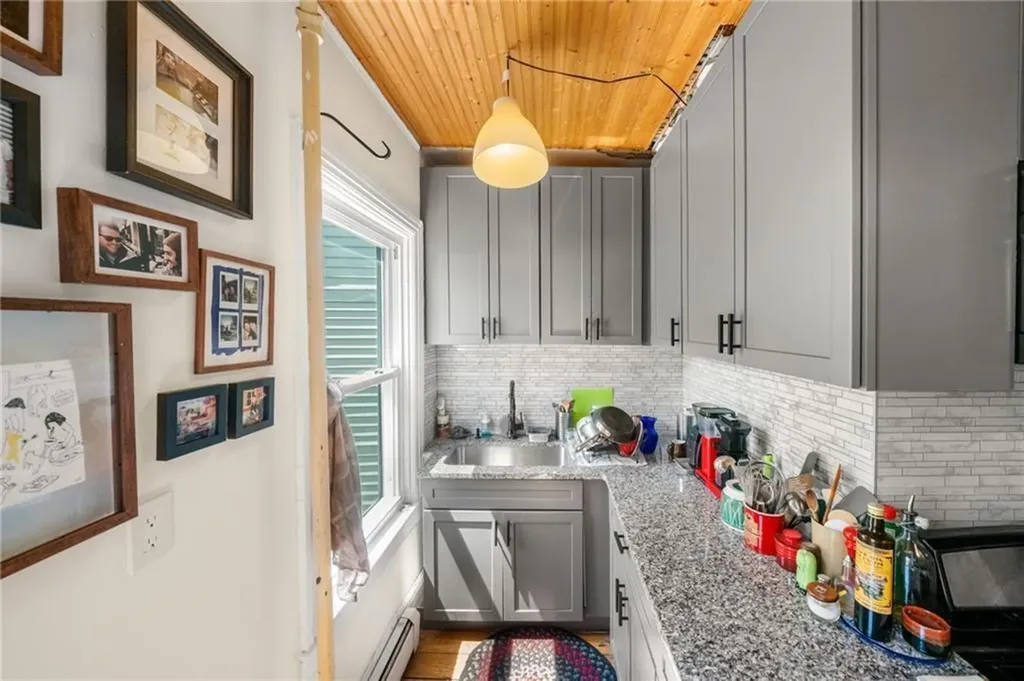 2 Louisburg Place Providence RI 02909