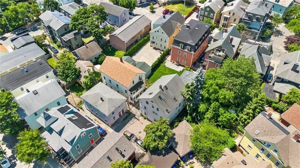 2 Louisburg Place Providence RI 02909