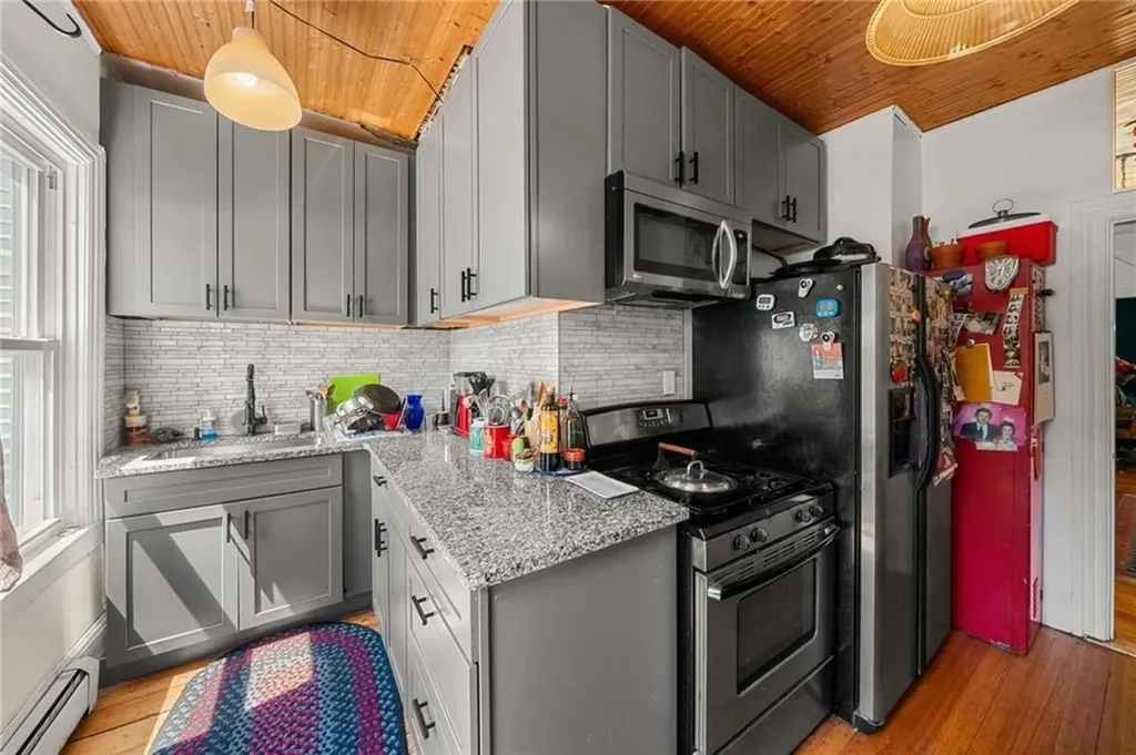 2 Louisburg Place Providence RI 02909
