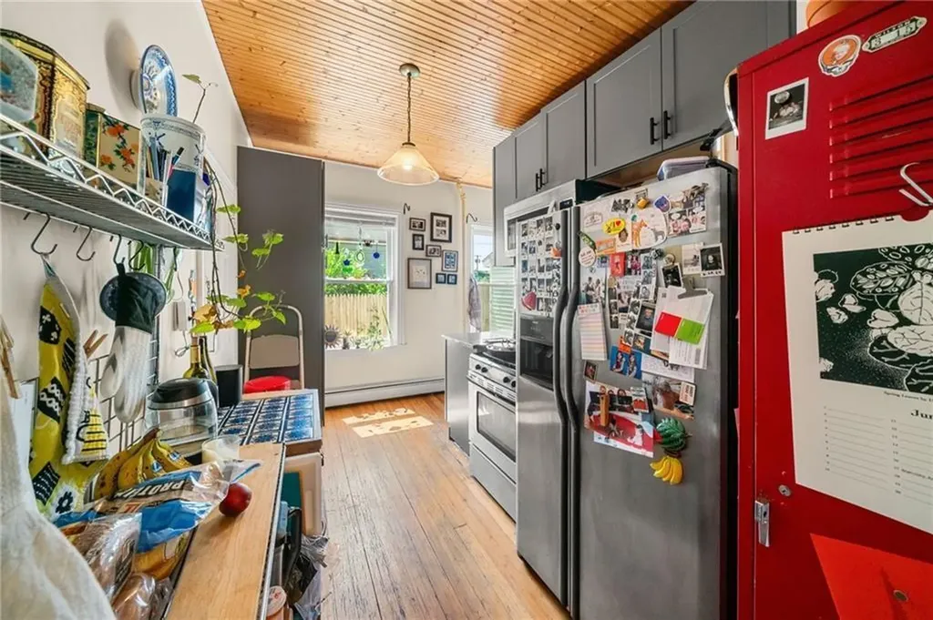 2 Louisburg Place Providence RI 02909
