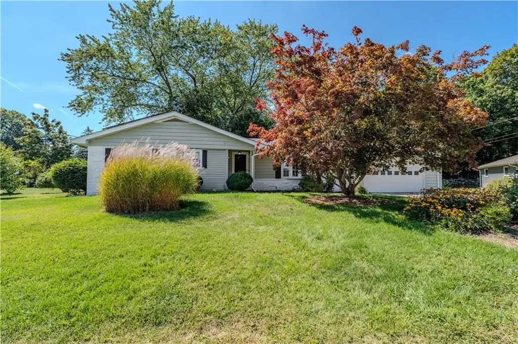 28 Cadoret Drive Cumberland RI 02864