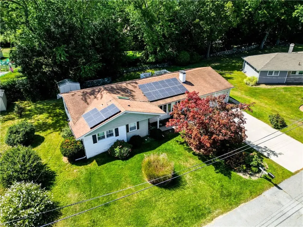28 Cadoret Drive Cumberland RI 02864