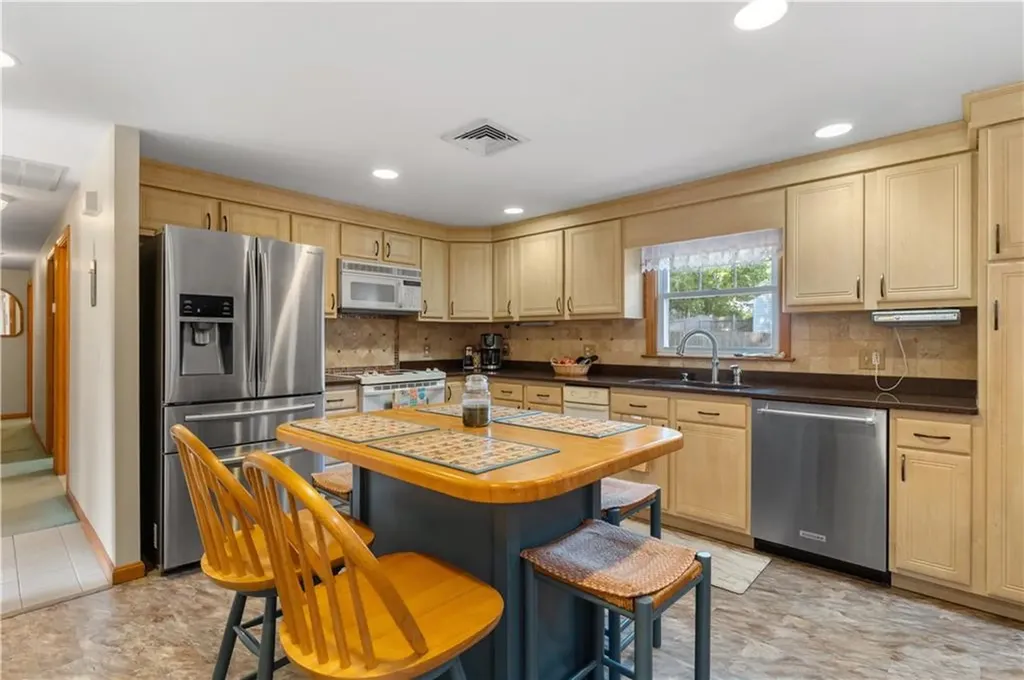 47 Flagg Avenue Warwick RI 02886