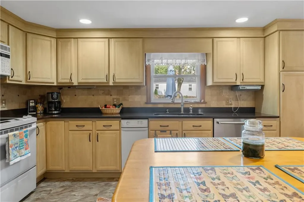47 Flagg Avenue Warwick RI 02886
