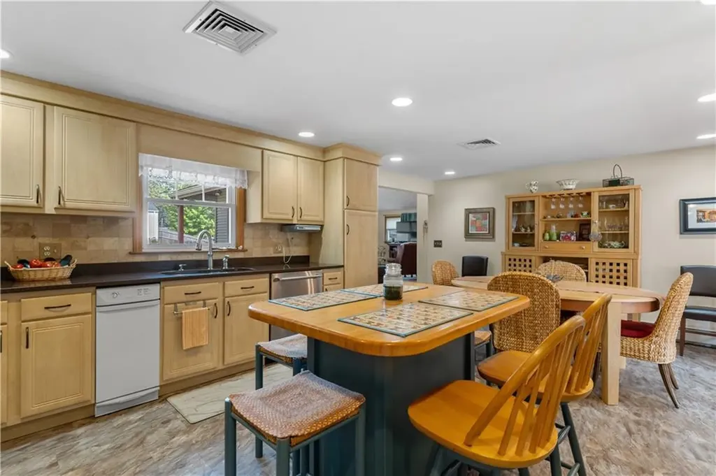 47 Flagg Avenue Warwick RI 02886