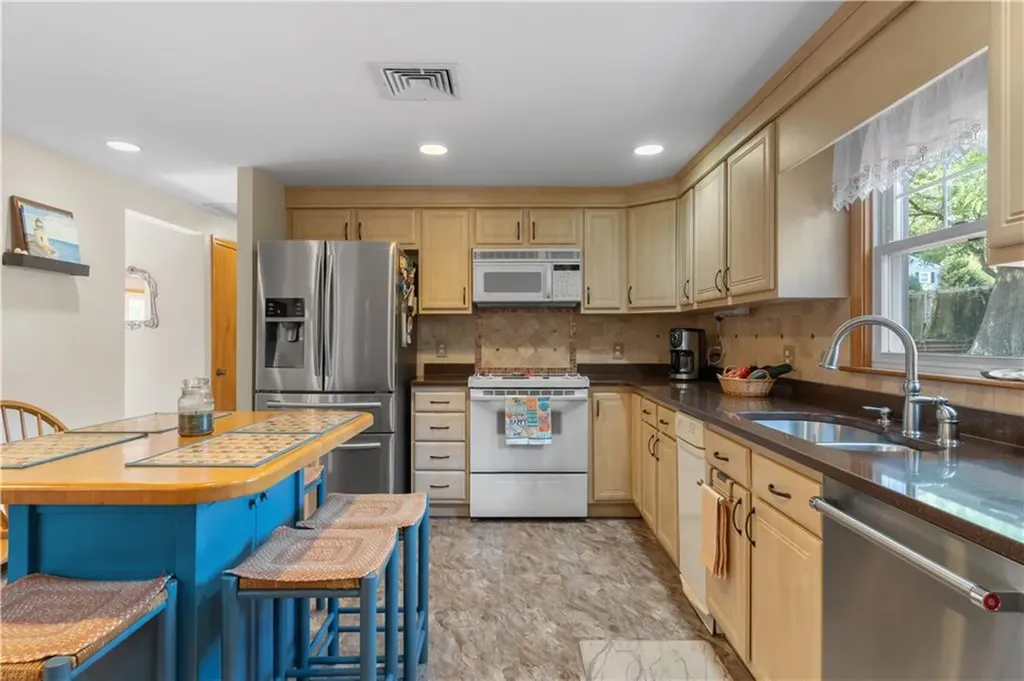 47 Flagg Avenue Warwick RI 02886