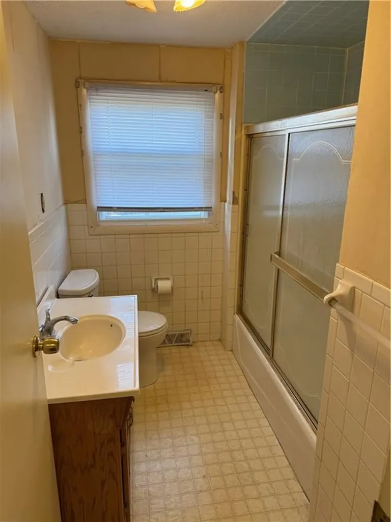 70 Glen Meadows Drive Pawtucket RI 02861