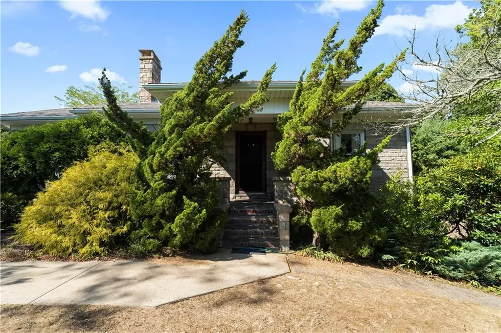 2 Brass Ring Road Westerly RI 02891