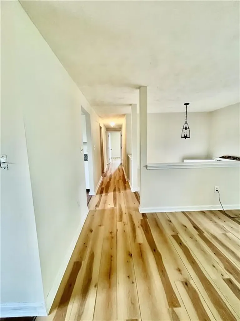 1069 Green End Avenue Middletown RI 02842