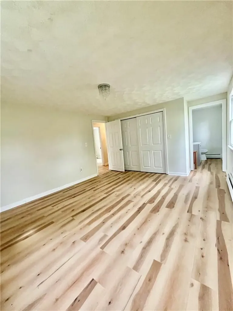 1069 Green End Avenue Middletown RI 02842