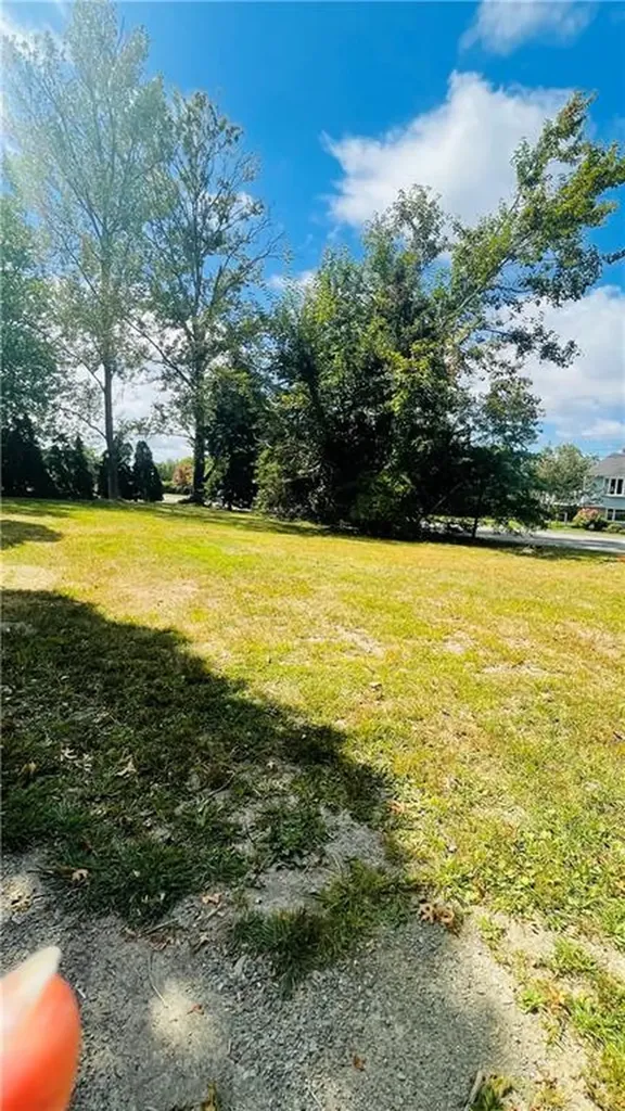 1069 Green End Avenue Middletown RI 02842