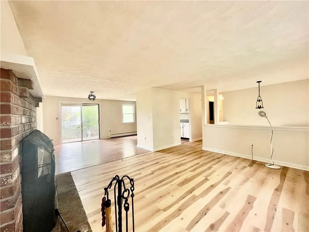 1069 Green End Avenue Middletown RI 02842
