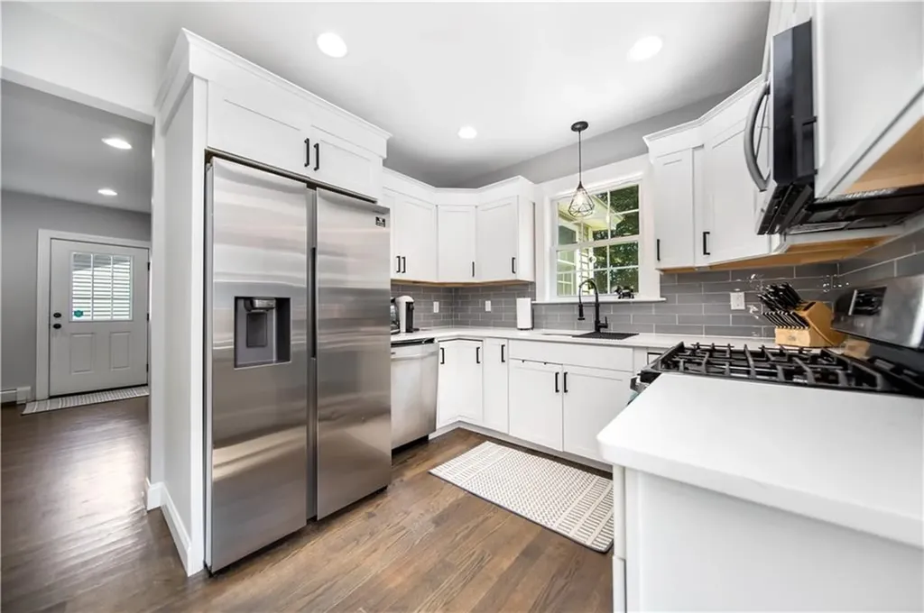 52 Benefit Street Warwick RI 02886