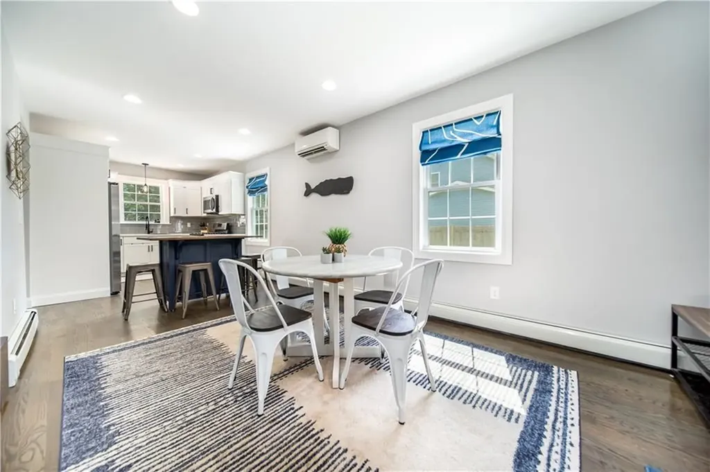 52 Benefit Street Warwick RI 02886