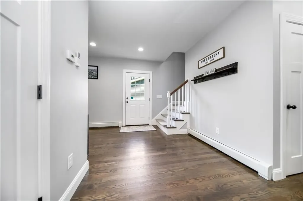 52 Benefit Street Warwick RI 02886