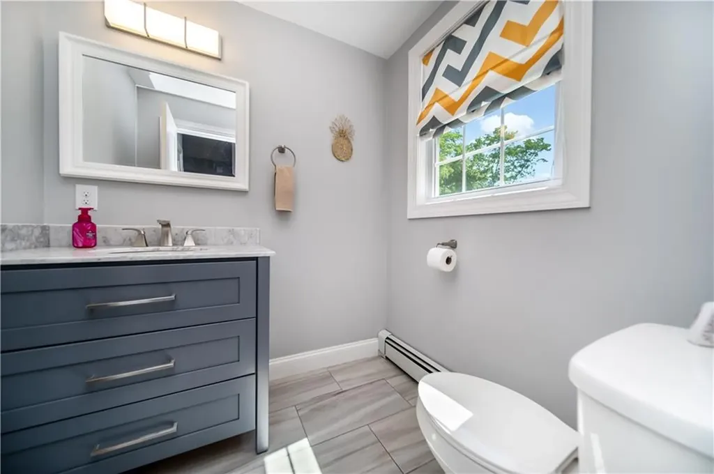 52 Benefit Street Warwick RI 02886