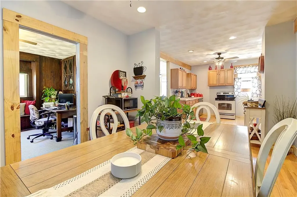 52 Uncas Street Warwick RI 02889