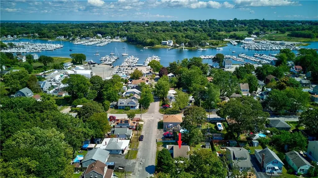 52 Uncas Street Warwick RI 02889