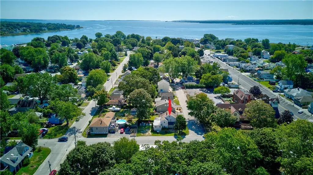 52 Uncas Street Warwick RI 02889