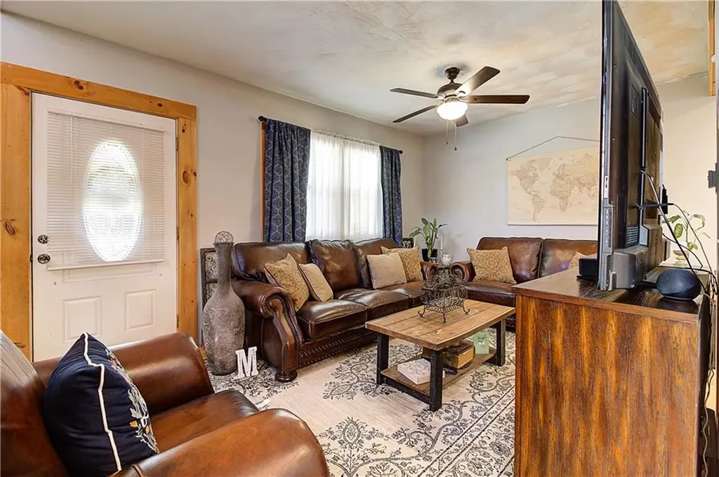 52 Uncas Street Warwick RI 02889