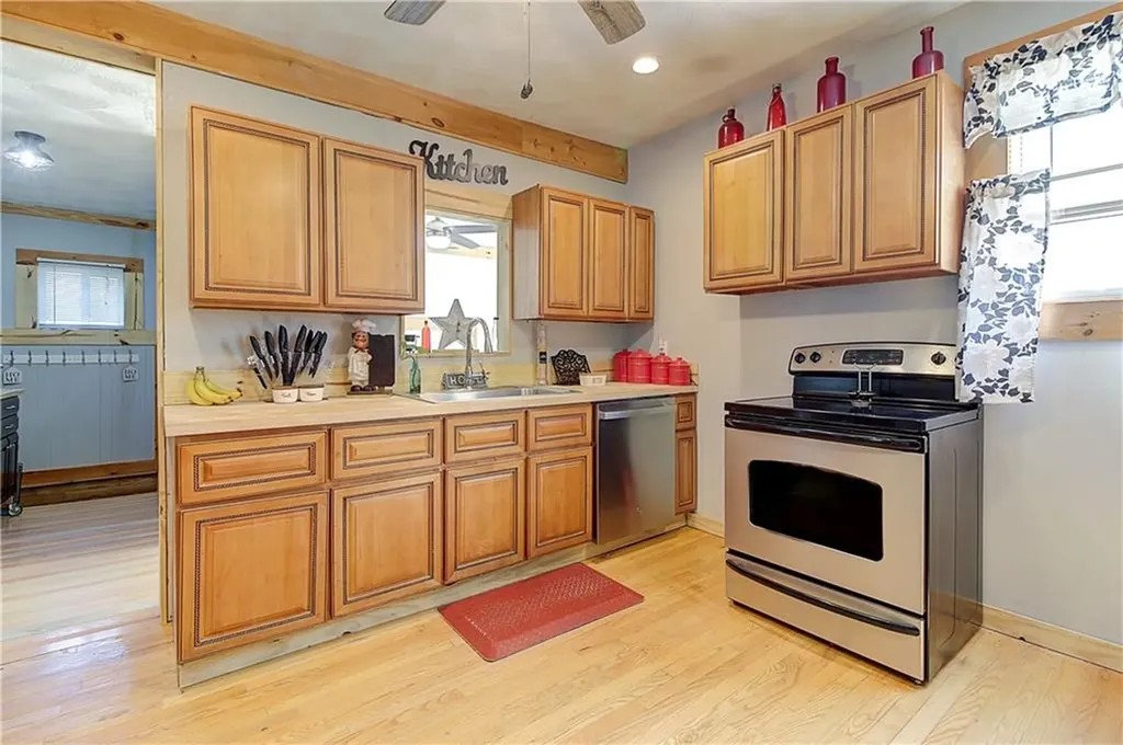 52 Uncas Street Warwick RI 02889